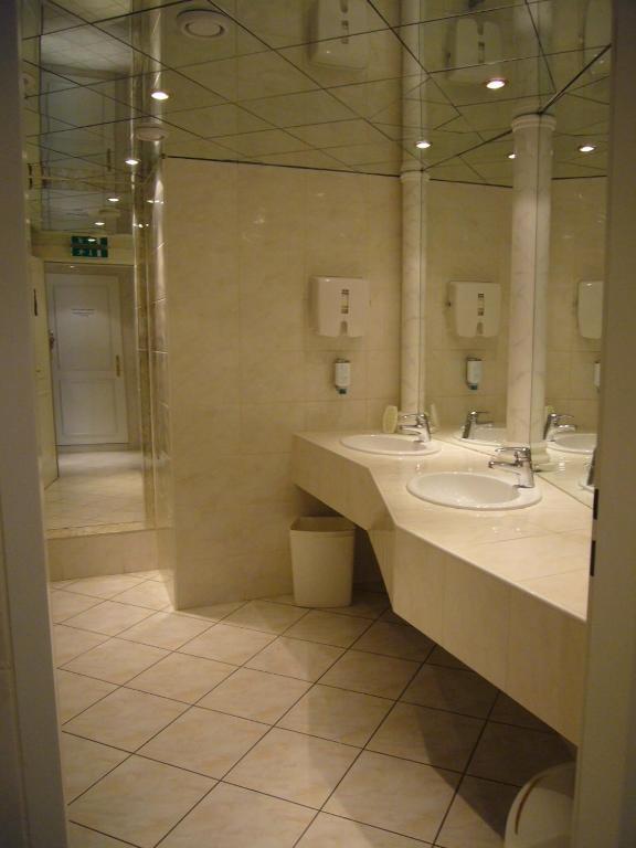 Beauty-Vital-Residenz Helga Dolezal Neusiedl am See Kamer foto